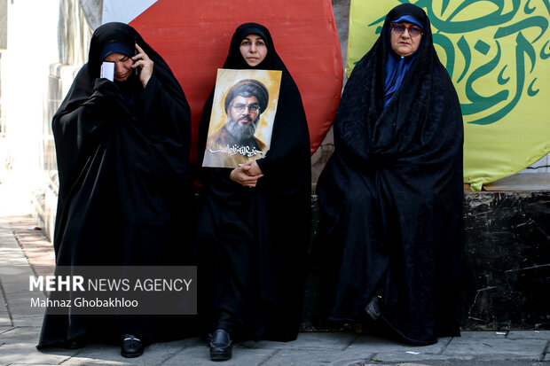 تجمع کارمندان ادارات شهر تهران در میدان فلسطین