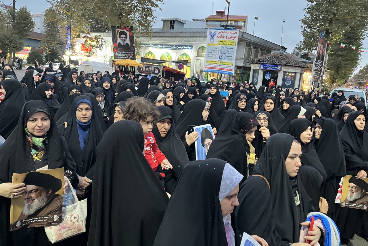 مردم ولایتمدار فومن در حمایت از عملیات «وعده صادق۲» تجمع کردند