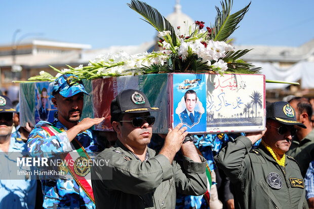 تشییع همافر شهید «محمد خاکی زاده» در همدان