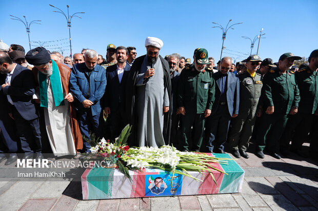 تشییع همافر شهید «محمد خاکی زاده» در همدان