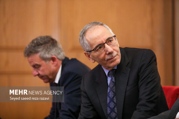 نشست توجیهی معاون سیاسی وزیر امورخارجه با سفرا 3