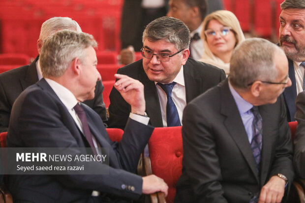 نشست توجیهی معاون سیاسی وزیر امورخارجه با سفرا 9