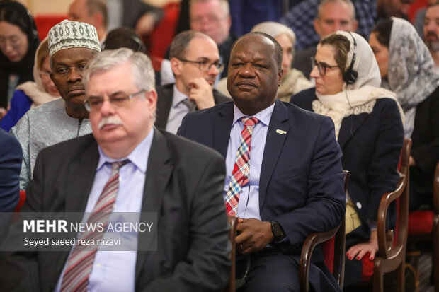 نشست توجیهی معاون سیاسی وزیر امورخارجه با سفرا 20