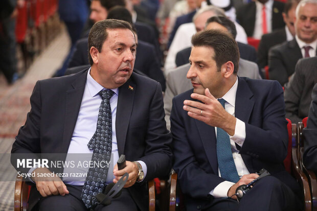 نشست توجیهی معاون سیاسی وزیر امورخارجه با سفرا 21