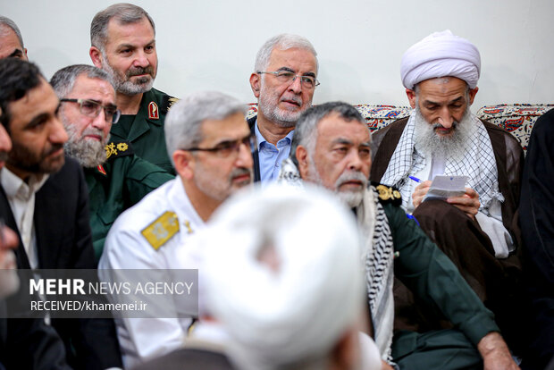 دیدار دستاندرکاران کنگره شهدا استان مازندران با رهبر معظم انقلاب 10