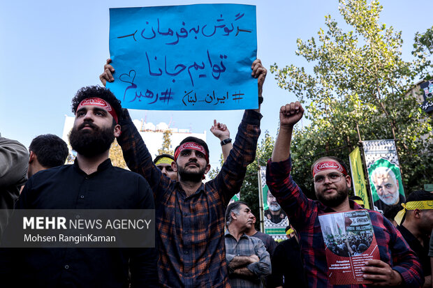 
Sturdents rally to show support for IRGC, Resistance