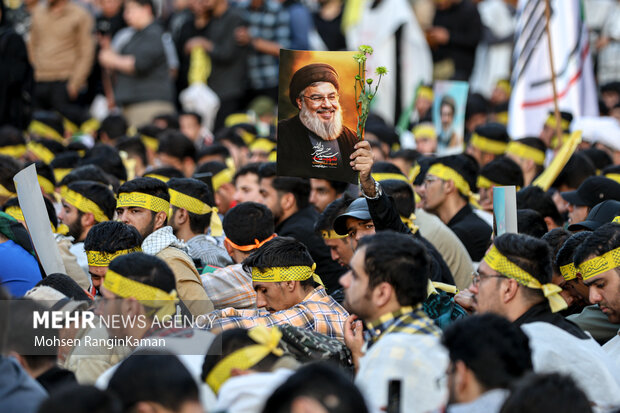 راهپیمایی دانشجویی در حمایت از رزمندگان مقاومت و عملیات وعده صادق