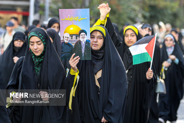 راهپیمایی دانشجویی در حمایت از رزمندگان مقاومت و عملیات وعده صادق