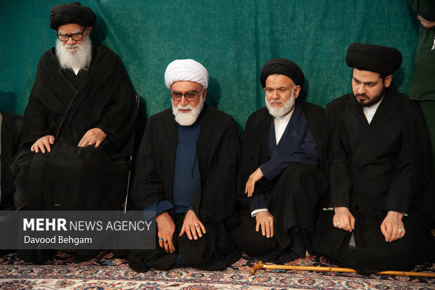 بزرگداشت شهید «سید حسن نصرالله» در حرم رضوی بزرگداشت شهید «سید حسن نصرالله» در حرم رضوی