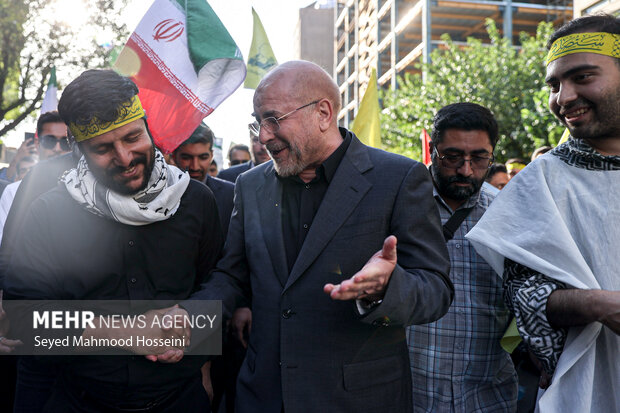 حضور دکتر قالیباف در راهپیمایی دانشجویی حمایت از رزمندگان مقاومت و عملیات وعده صادق