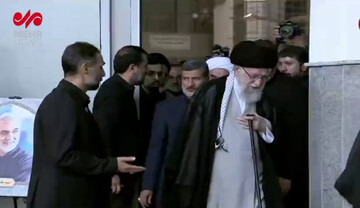 VIDEO: Leader enters Nasrallah's commemoration ceremony