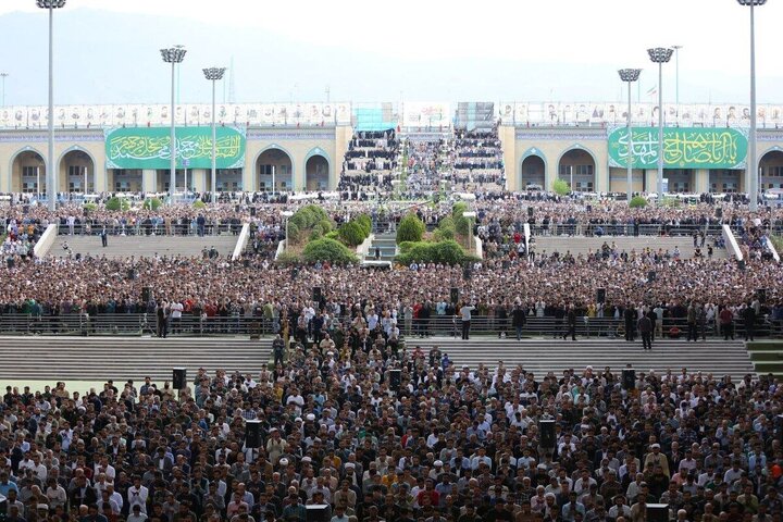 صلاة جمعة تاريخية في طهران توجه رسالة قوية الى العدو الصهيوني