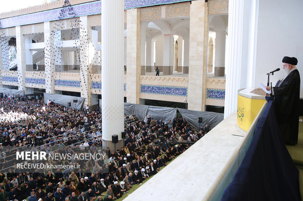 ئایەتوڵا خامنەیی: هێرشی ئێران دژی ئیسڕائیل ڕەوا و یاسایی بوو/ پێویست بکات دووبارەی دەکەینەوە