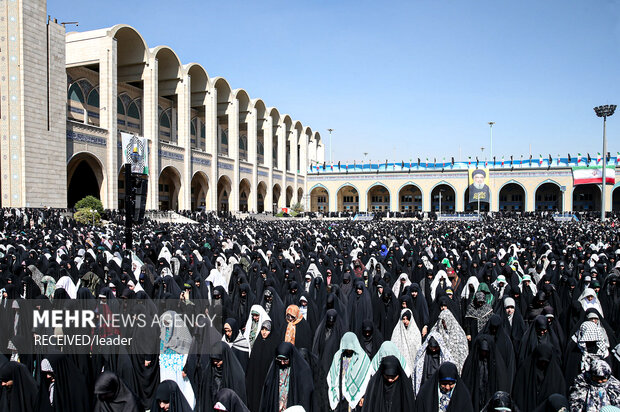 اقامه نماز جمعه به امامت رهبر معظم انقلاب اسلامی