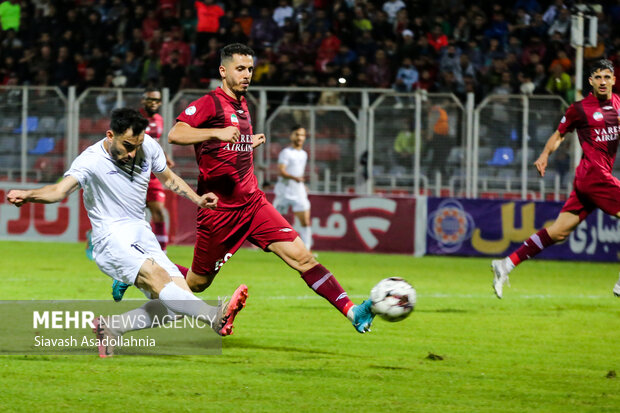 شب سخت پرسپولیس در کویر برای ماندن در کورس؛ دربی جذاب و حساس شمالیها