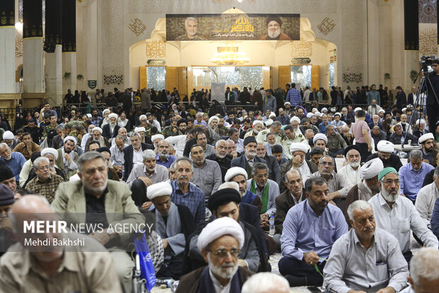 مراسم بزرگداشت شهید نصرالله از سوی رهبر معظم انقلاب در قم