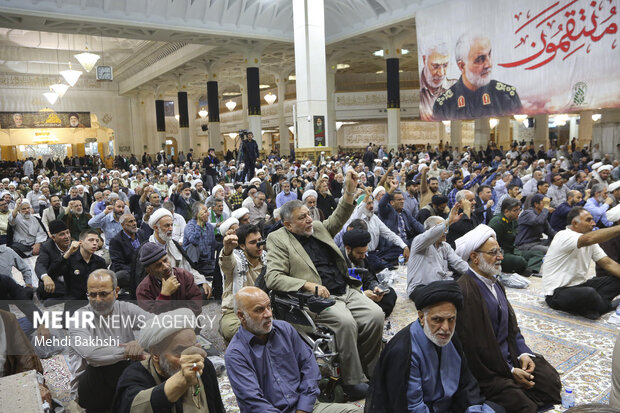 مراسم بزرگداشت شهید نصرالله از سوی رهبر معظم انقلاب در قم