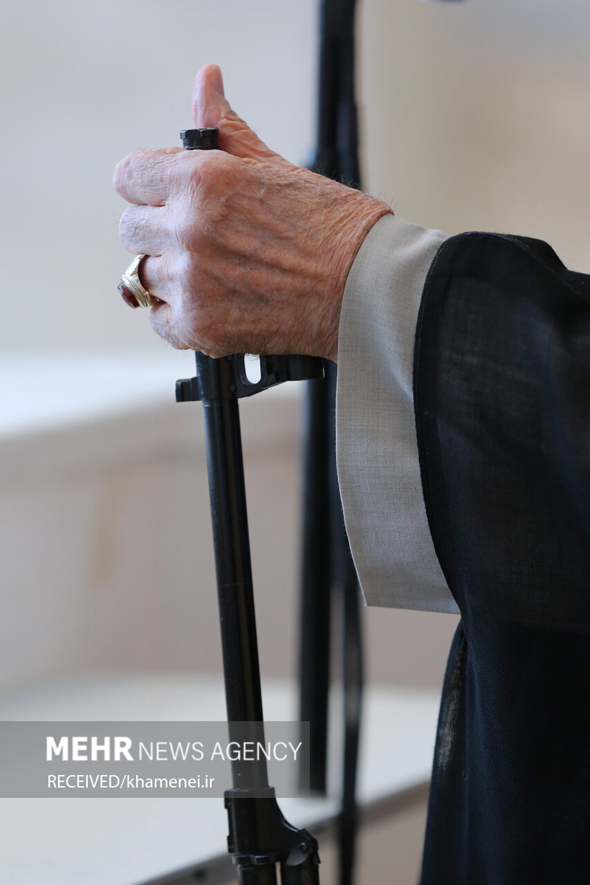 ئایەتوڵا خامنەیی: هێرشی ئێران دژی ئیسڕائیل ڕەوا و یاسایی بوو/ پێویست بکات دووبارەی دەکەینەوە