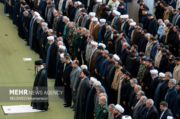 نماز جمعه نصر نشاندهنده ارادههای استوار امت و انقلاب اسلامی بود