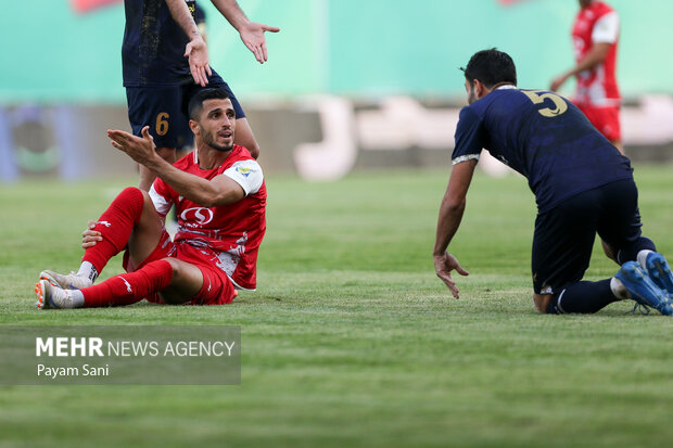 لیگ برتر فوتبال – پرسپولیس و چادرملو