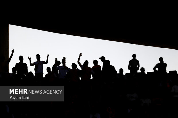 اتفاق جدید در باشگاه فرهنگی - ورزشی پرسپولیس؛ هوادار زیر مشت و لگد!