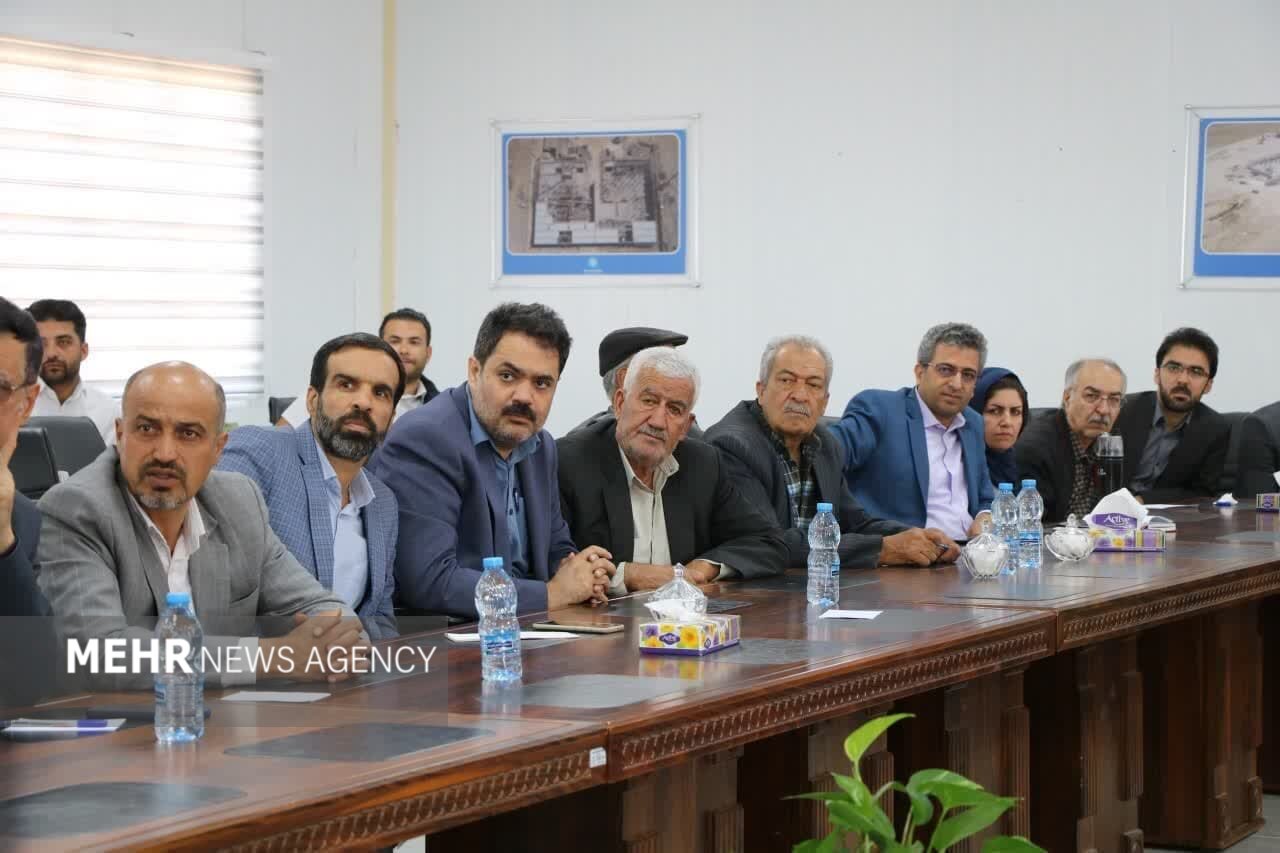 کارگروه سازگاری با کمآبی اصفهان از پروژه ماندگان بازدید کرد