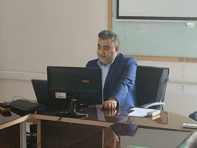 نخستین دانشجوی دکترای بیمه فارغالتحصیل شد