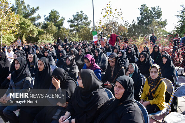 آئین اهتزاز پرچم کنگره ملی شهدا در کرمانشاه