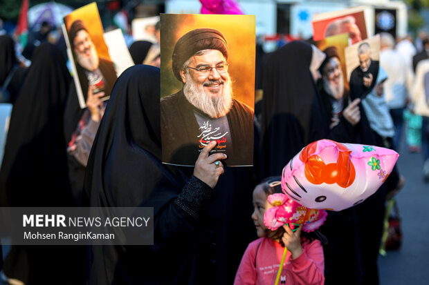 تجمع خانوادگی دختران مقاومت