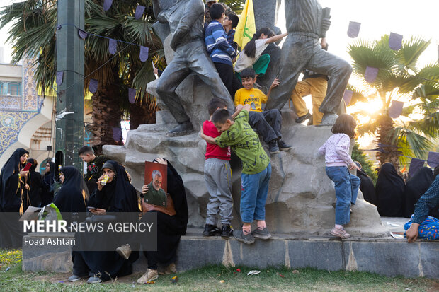 تجمع خانوادگی دختران مقاومت