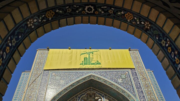 VIDEO: Resistance symbols in Imam Reza (AS) holy shrine