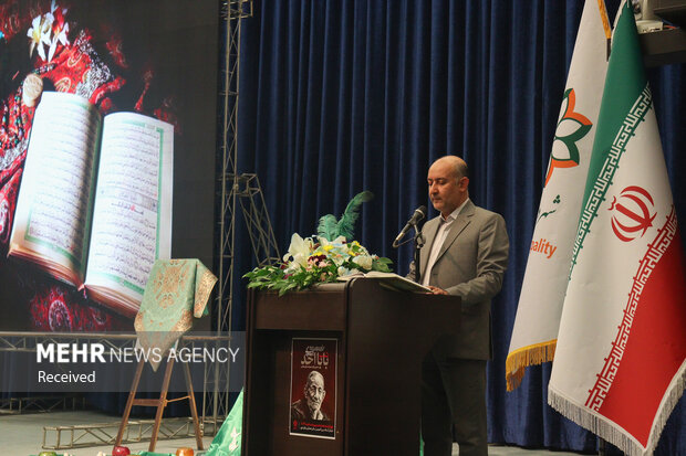 بزرگداشت «احد دهبزرگی» شاعر آیینی کشور در شیراز