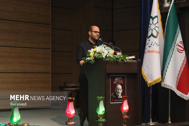 بزرگداشت «احد دهبزرگی» شاعر آیینی کشور در شیراز
