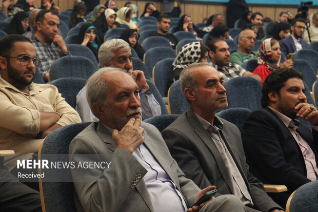 بزرگداشت «احد دهبزرگی» شاعر آیینی کشور در شیراز