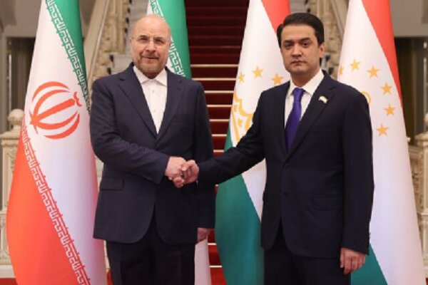 Iran, Tajikistan parl. speakers discuss expanding coop.