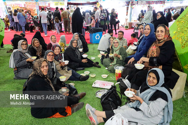 هفدهمین دوره جشواره آش ایرانی در زنجان هفدهمین دوره جشواره آش ایرانی در زنجان