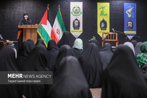 نهال مقاومت با زنده داشت یاد و سیره شهدا رشد مییابد نهال مقاومت با زنده داشت یاد و سیره شهدا رشد مییابد