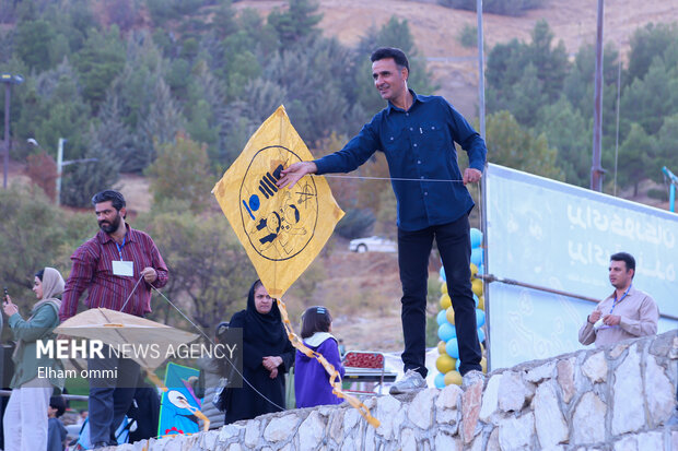 جشن بزرگ خانوادگی «پرواز بادبادک‌ها» در سنندج