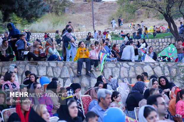 جشن بزرگ خانوادگی «پرواز بادبادک‌ها» در سنندج