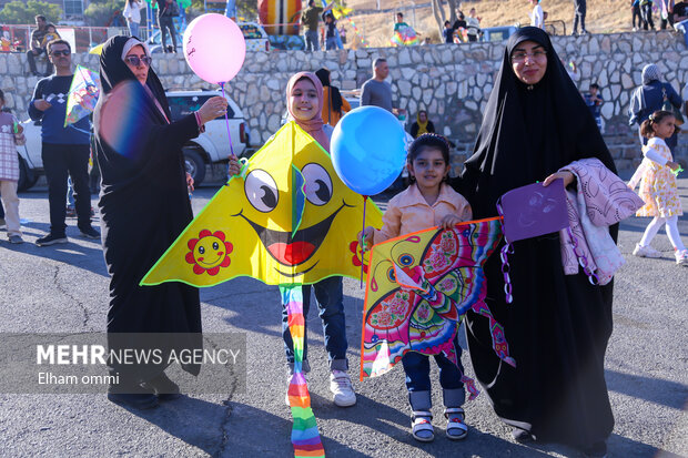 جشن بزرگ خانوادگی «پرواز بادبادک‌ها» در سنندج