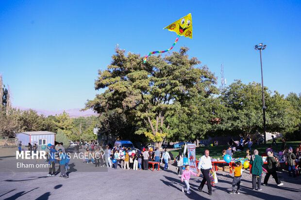 جشن بزرگ خانوادگی «پرواز بادبادک‌ها» در سنندج