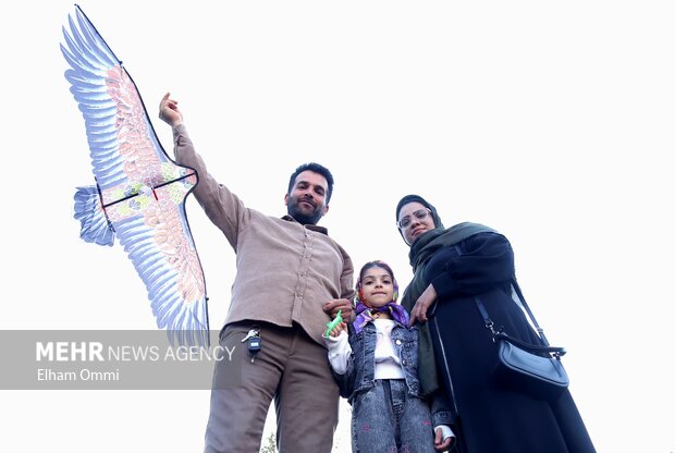 جشن بزرگ خانوادگی «پرواز بادبادک‌ها» در سنندج