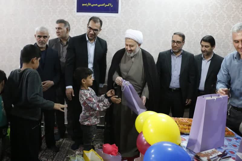 رئیسکل دادگستری لرستان به دیدار کودکان بیسرپرست رفت