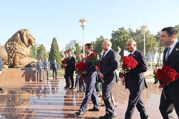 Ghalibaf pays tribute to Tajik 1st leader 'Ismail Somoni'