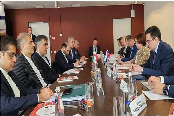 İran ve Rusya Merkez Bankası başkanları görüştü İran ve Rusya Merkez Bankası başkanları görüştü