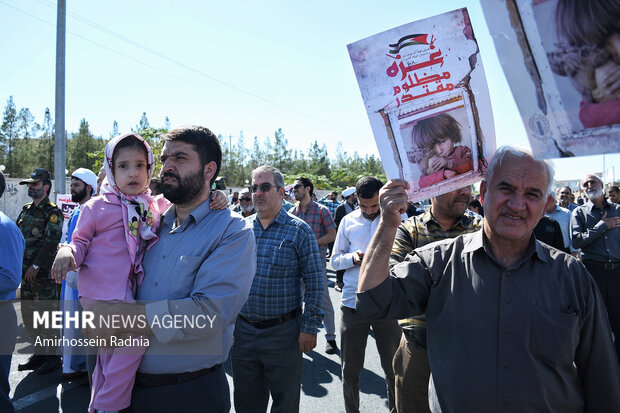 Birjand people hold anti-Zionist rally on Friday