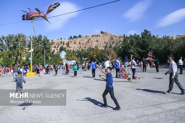 پرواز بادبادک ها به یاد کودکان غزه در بجنورد