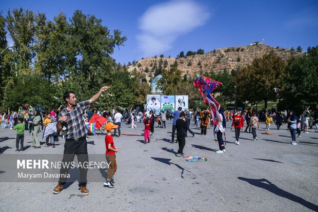 پرواز بادبادک ها به یاد کودکان غزه در بجنورد