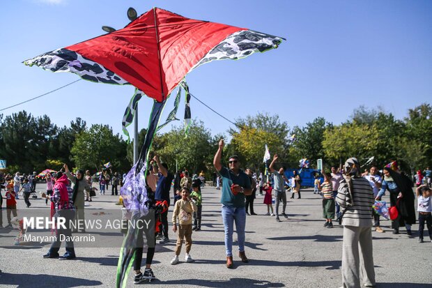 پرواز بادبادک ها به یاد کودکان غزه در بجنورد