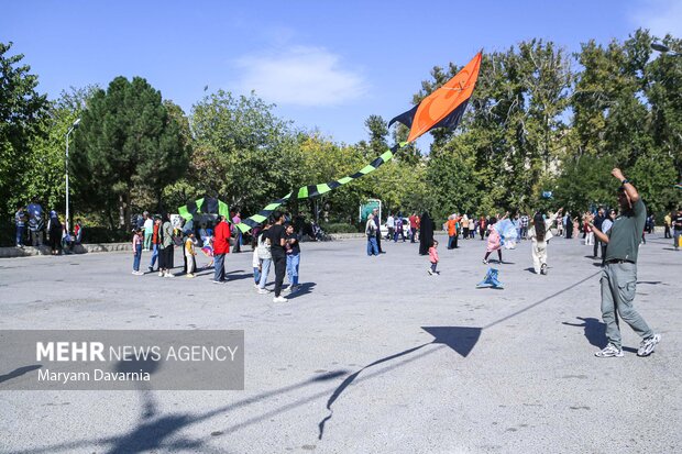 پرواز بادبادک ها به یاد کودکان غزه در بجنورد